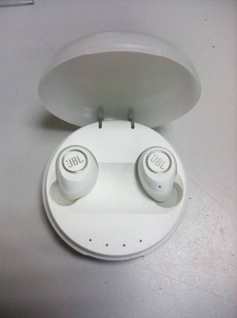 Купити Jbl free x white Б/У