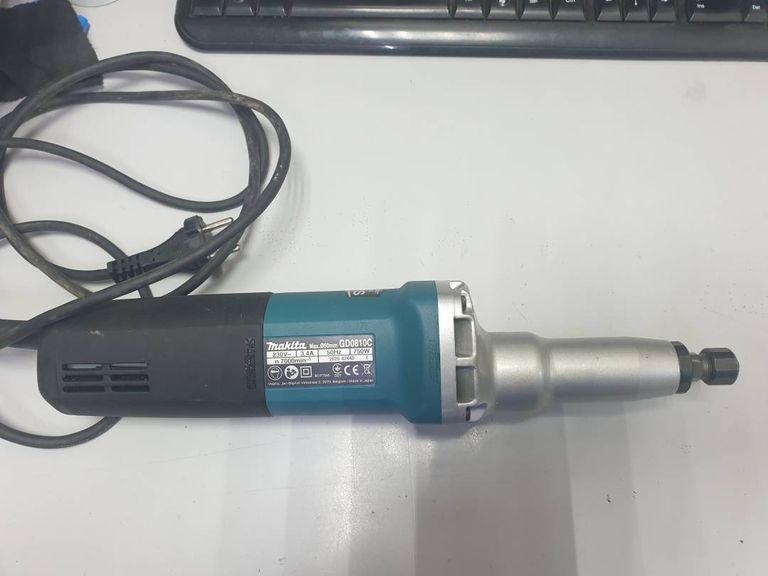 Makita GD0810C