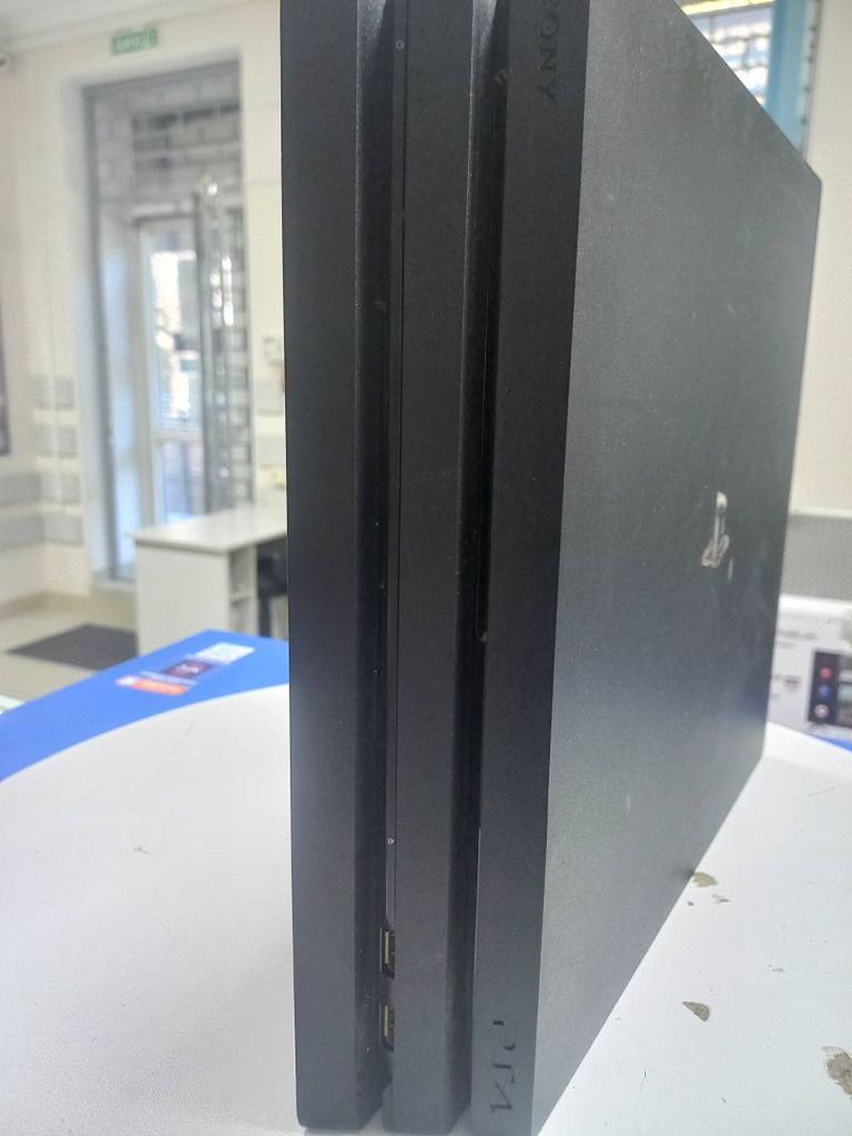 Sony playstation 4 pro 1tb