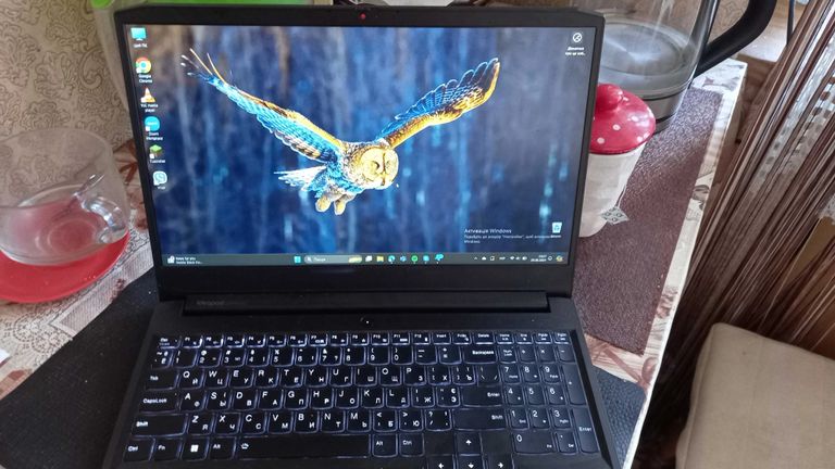 LENOVO IdeaPad Gaming 3 15IHU6 Shadow Black (82K101GYRA)