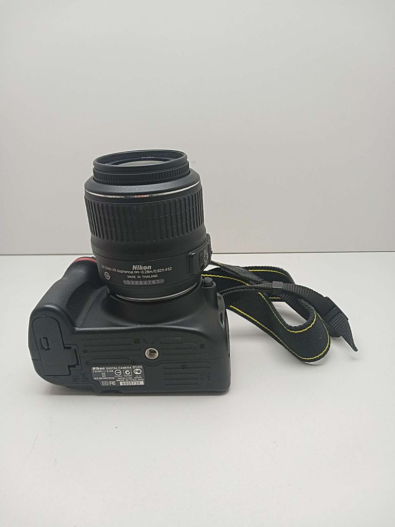 Nikon D5100 kit (18-55mm VR)