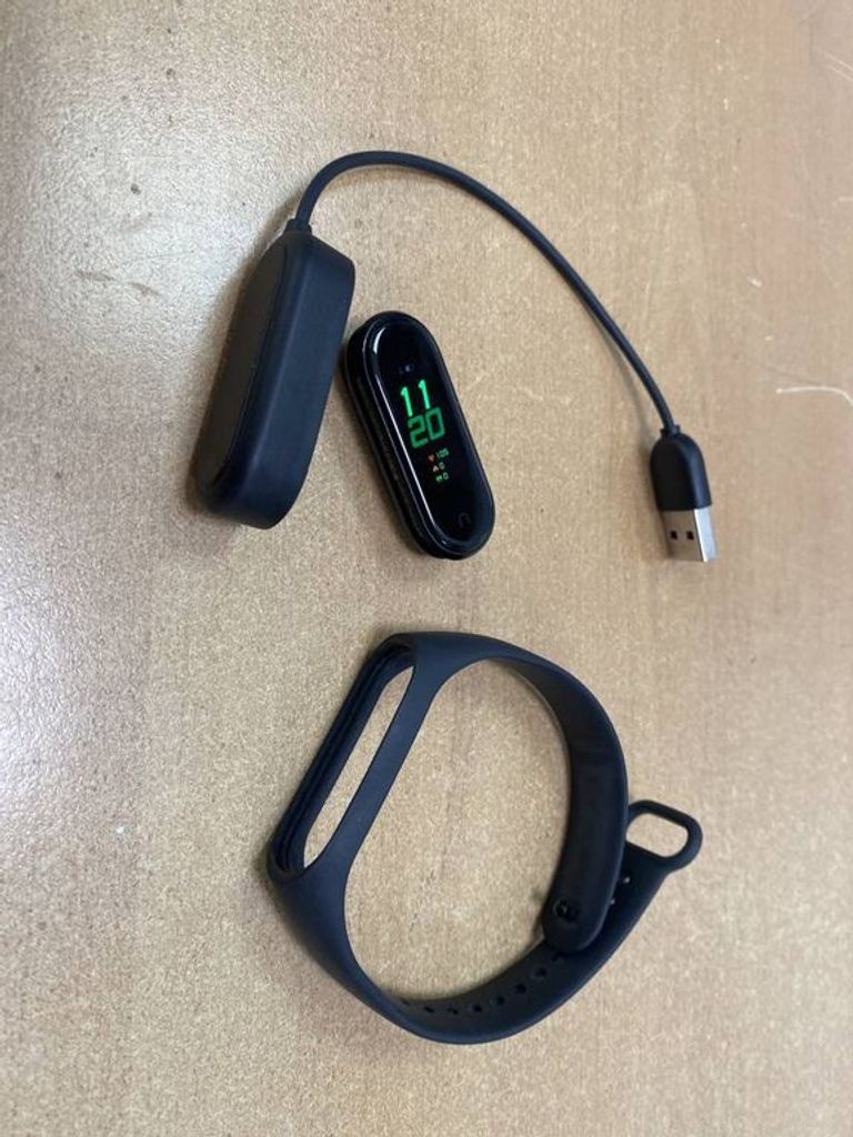 Купить Xiaomi Mi Smart Band 4 Black Б/У