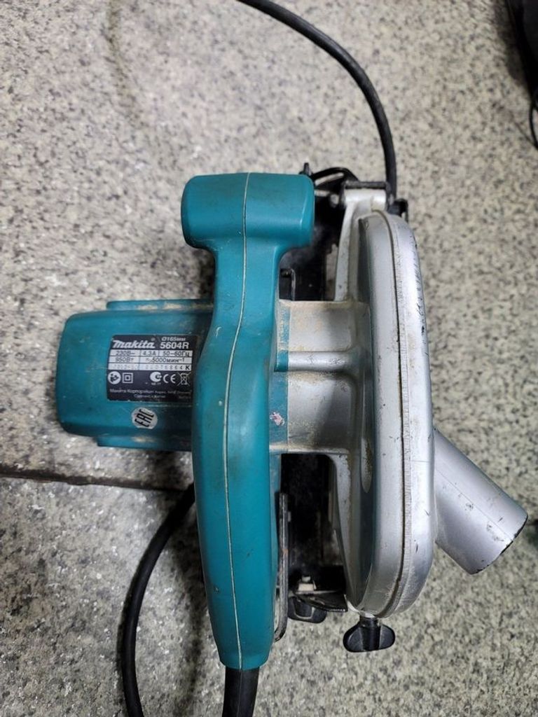 Дешево Makita 5604R з ломбарду