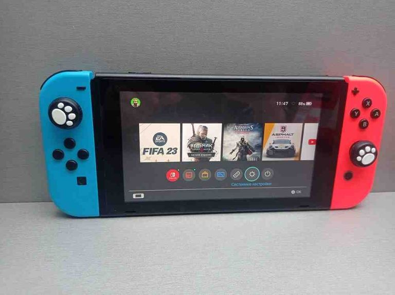 Дешево Nintendo Switch HAC-001-01 Neon Blue-Red з ломбарду