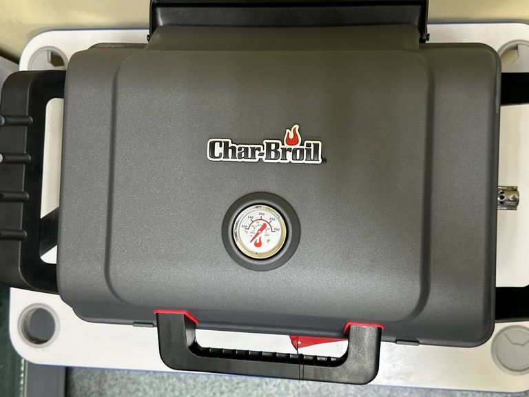 Дешиво Char-Broil portable grill2go x200 gas grill с ломбарда