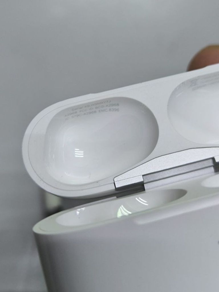 Дешиво Apple airpods pro 2nd generation with magsafe charging case usb-c с ломбарда