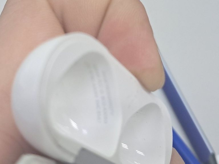 Дешиво Apple airpods 4 with active noise cancellation с ломбарда