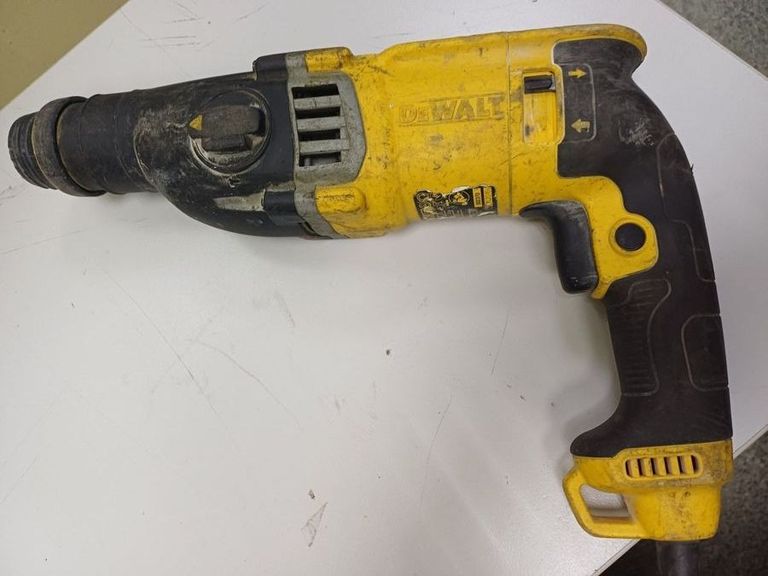 Оголошення Dewalt D25143K Б/У