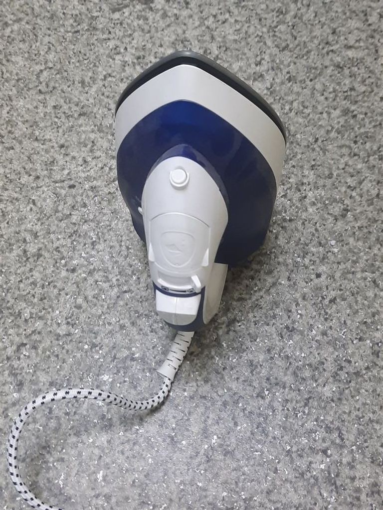 Дешево Steam Iron kb-166e2 з ломбарду