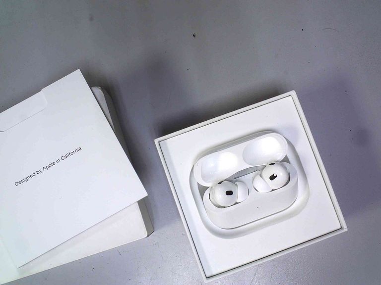 Оголошення Apple airpods pro 2nd generation with magsafe charging case usb-c Б/У