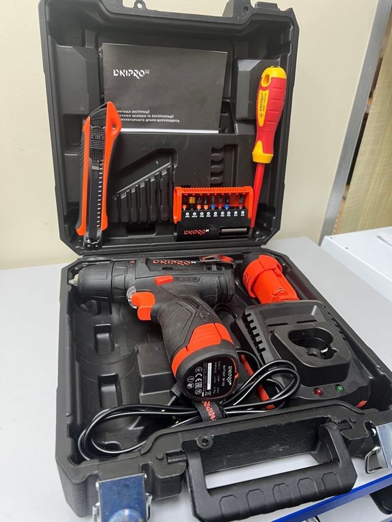 Дешево Dnipro-M cd-12cx compact з ломбарду