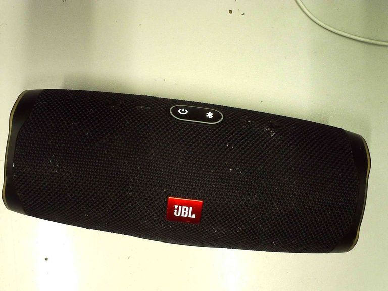 Оголошення Jbl charge 4 Б/У