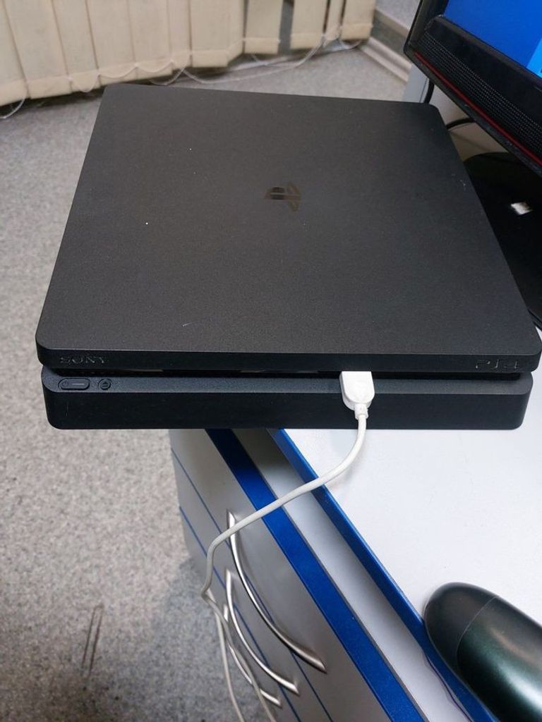 Дешево Sony playstation 4 slim 500gb з ломбарду