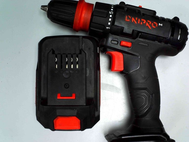 Оголошення Dnipro-M cd-218q 1акб 4ah + зп Б/У