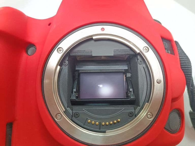 Дешево Canon eos 6d mark ii body з ломбарду