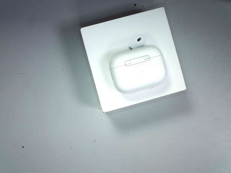 Дешево Apple airpods pro 2nd generation magsafe з ломбарду