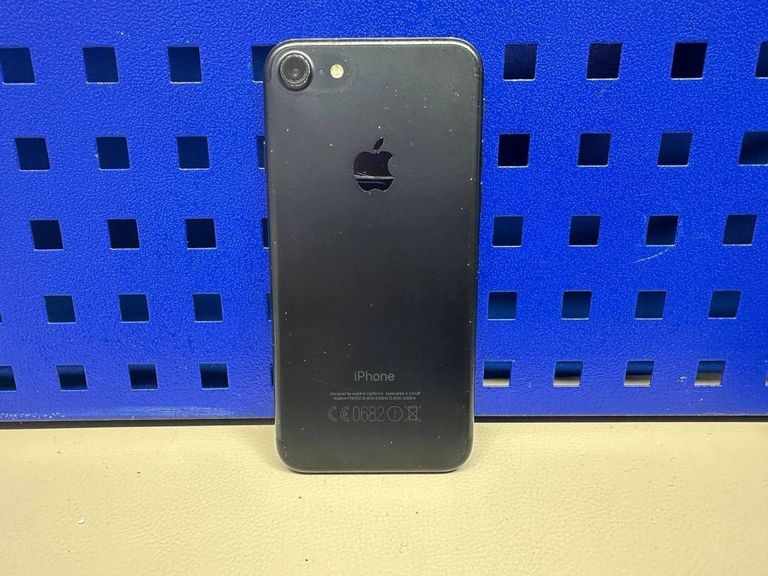 Дешево Apple iphone 7 32gb з ломбарду