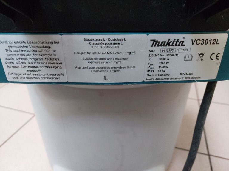 Распродажа Makita VC3012L, продавец Техноскарб