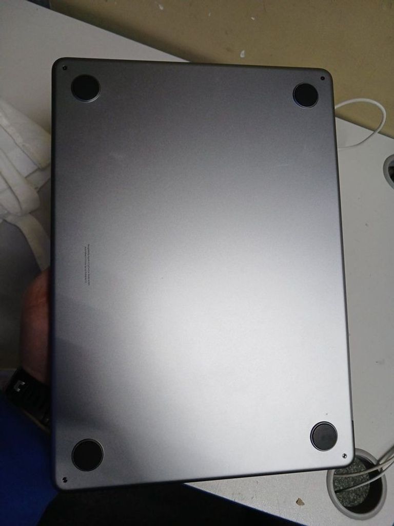 Оголошення Apple macbook air 13,6" m2 2022 Б/У