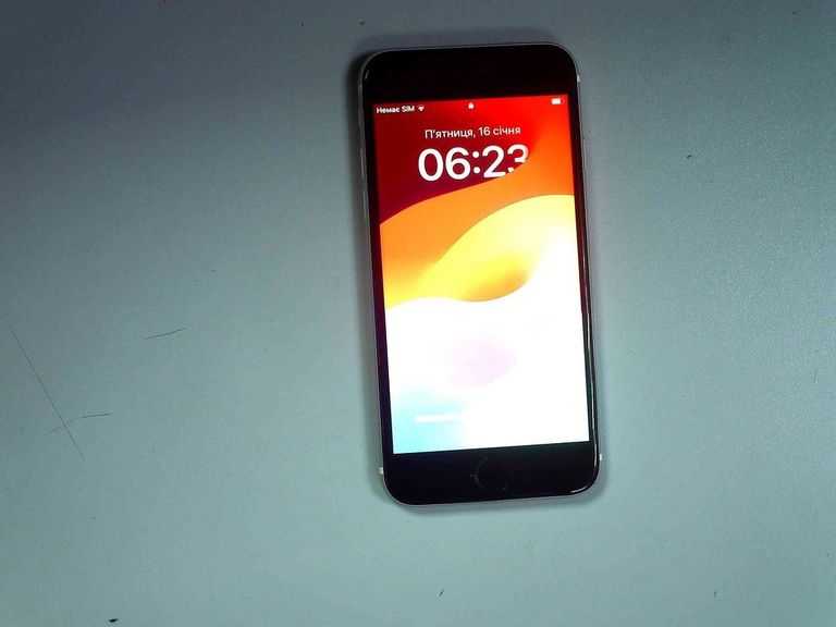 Купити Apple iPhone SE 2020 64GB Black Slim Box (MHGP3) Б/У