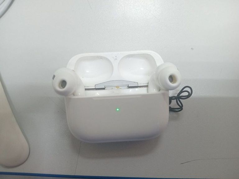 Оголошення Apple airpods pro 2nd generation with magsafe charging case usb-c Б/У
