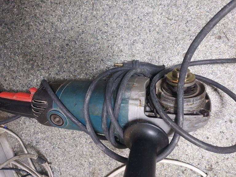 Дешиво Makita GA9020 с ломбарда