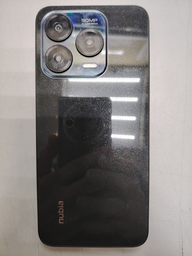 Дешево Zte Nubia V70 Design 8/128GB Green з ломбарду