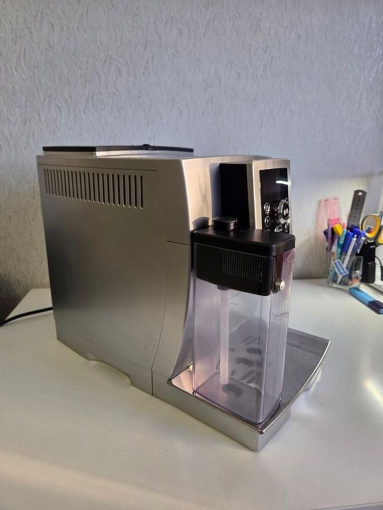 Дешиво Delonghi ECAM 23.450.S с ломбарда