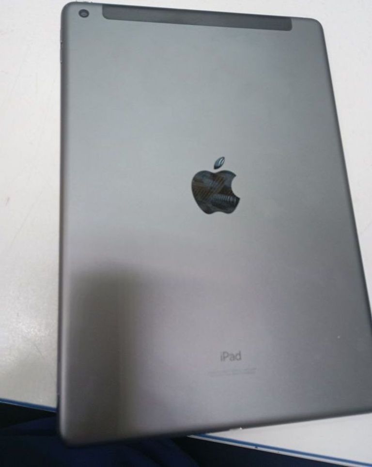 Дешево Apple ipad 8 wifi 128gb 4g з ломбарду