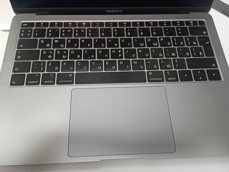 Розпродаж Apple macbook air a1932 13,3" core i5 1,6ghz/ram8gb/ssd128gb/intel uhd graphics 617, продавець Техноскарб
