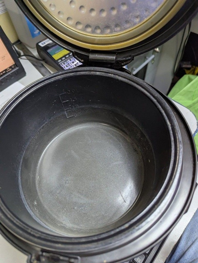 Дешево Redmond rmc-m10e з ломбарду