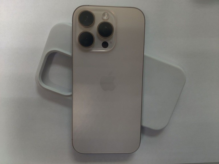 Apple iphone 16 pro 128gb Код:01-200933274. Изображение 6