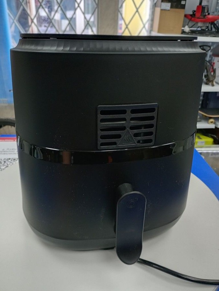 Дешево Philips Series 1000 NA120/00 з ломбарду