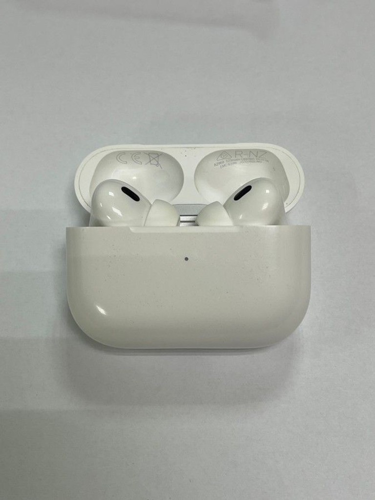 Купить Apple airpods pro 2nd generation with magsafe charging case usb-c Б/У