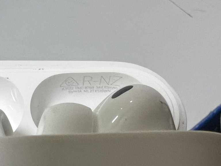 Дешево AirPods Pro 3 з ломбарду