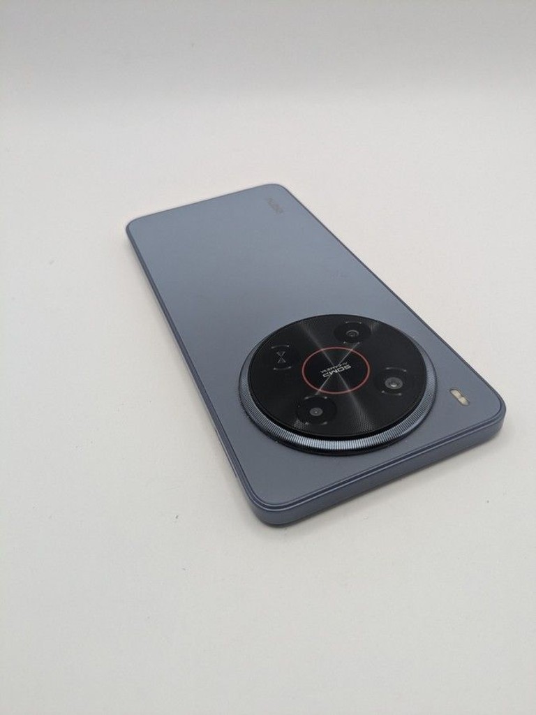 Zte Nubia V70 Max 6/128GB Gray Код:01-200995936. Зображення 6