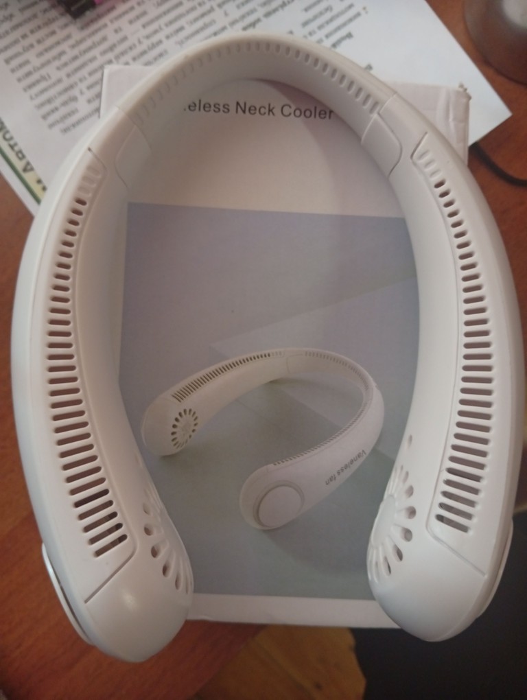 Дешево Bladeless Neck Cooler з ломбарду
