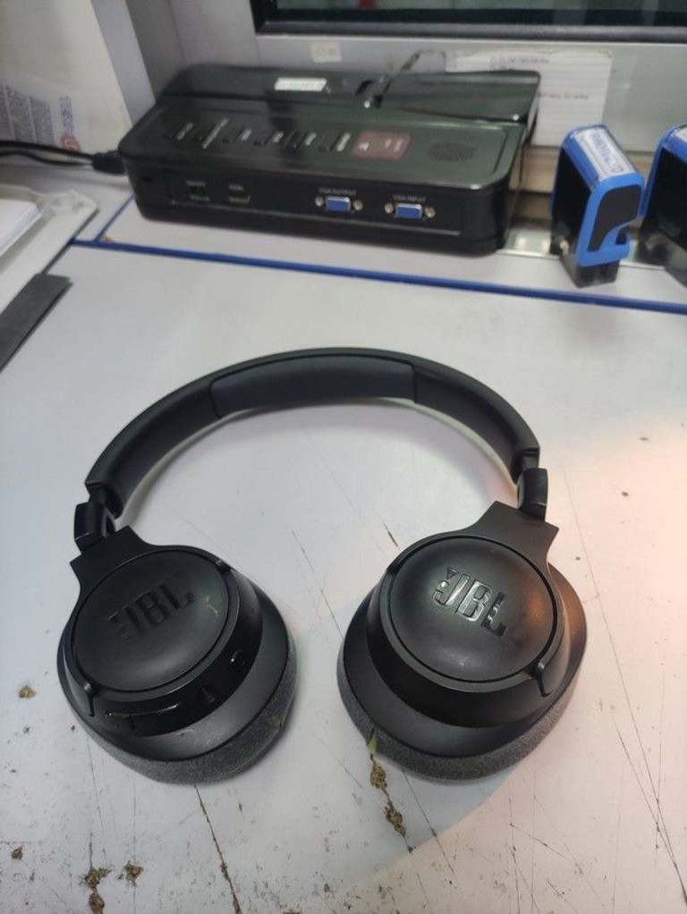 Купити Jbl tune 700bt Б/У