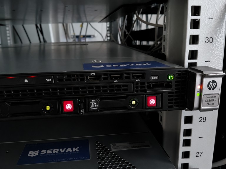 Дешиво HP ProLiant DL360 Gen8 с ломбарда