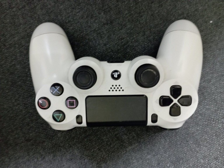 Объявление Sony dualshock 4 v2 Б/У