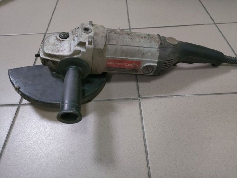 Объявление Интерскол ушм-230/2100m Б/У