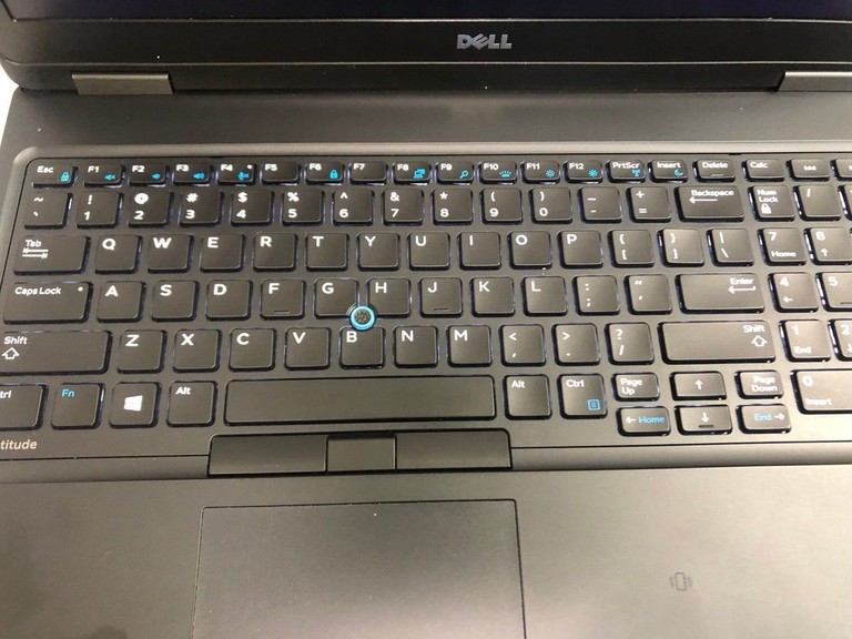 Dell 15/core i5 6300u ddr3/16gb ddr3/hdd *відсутній/ssd 256 gb/*інтегрована Код:01-201045502. Изображение 7