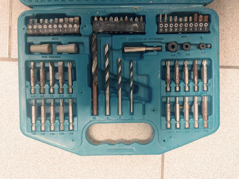 Дешево Makita p-30835 з ломбарду
