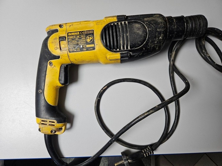 Оголошення Dewalt d25013-qs Б/У