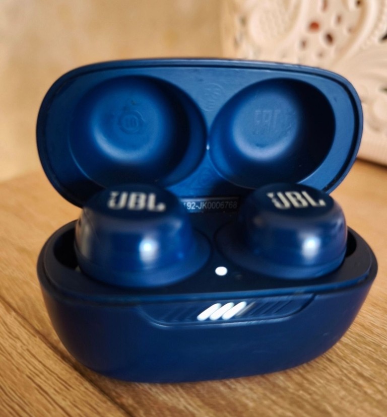 Дешево JBL Live Free NC+ TWS Blue JBLLIVEFRNCPTWSU з ломбарду