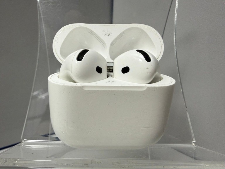 Дешево Apple airpods 4 з ломбарду