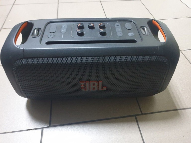 Оголошення Jbl partybox on the go essential Б/У