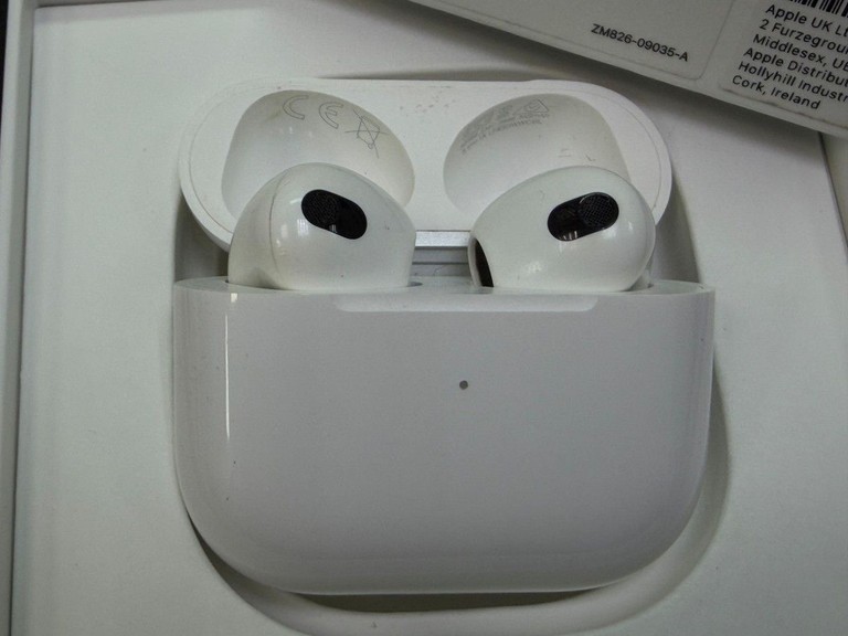 Дешево Apple airpods 3rd generation з ломбарду