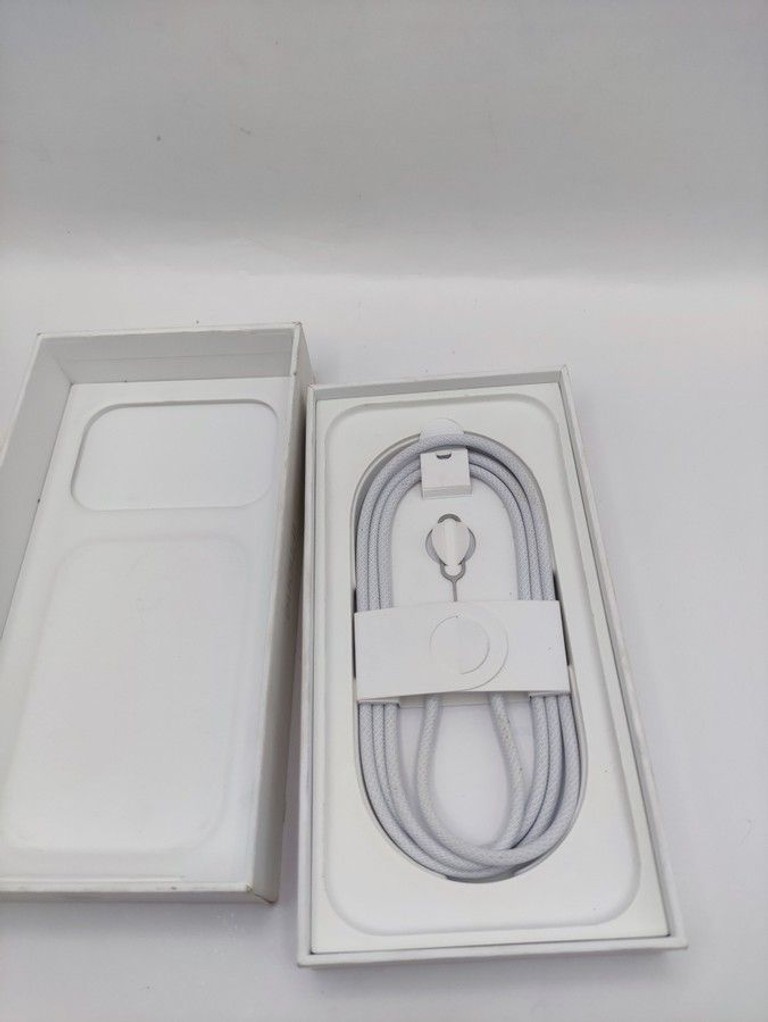 Apple iPhone 17 Pro 256GB Deep Blue (MG8J4) Код:01-201159159. Зображення 12