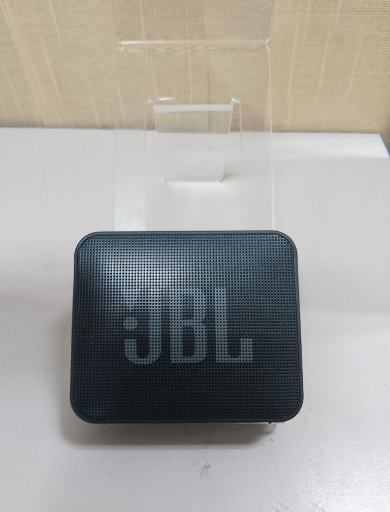 Купить Jbl go essential Б/У